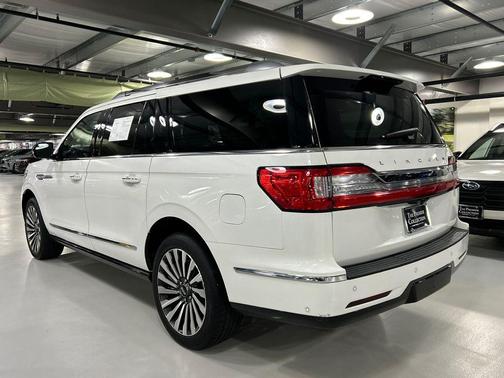 PRISTINE WHITE 2021 Lincoln Navigator Reserve