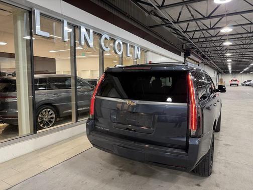 2020 Cadillac Escalade Platinum