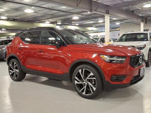 2020 Volvo XC40 T5 R-Design