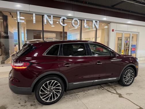 2019 Lincoln Nautilus Reserve