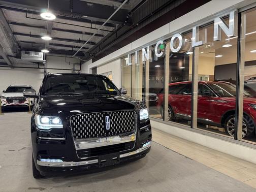 2023 Lincoln Navigator Black Label