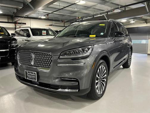 2023 Lincoln Aviator Standard AWD