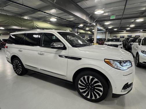 2023 Lincoln Navigator Black Label