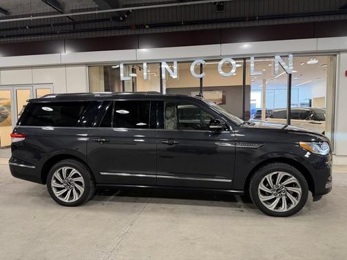2023 Lincoln Navigator Reserve