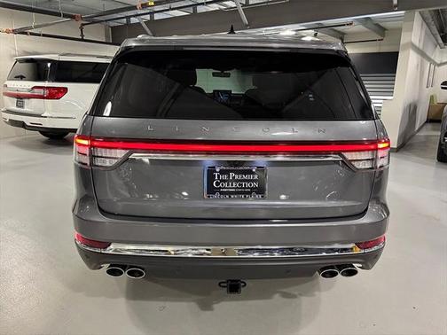 2022 Lincoln Aviator Standard AWD