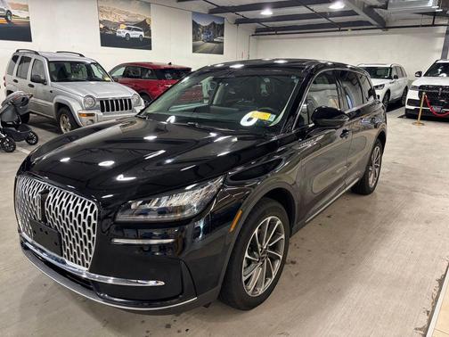 INFINITE BLACK MET CC 2023 Lincoln Corsair Standard