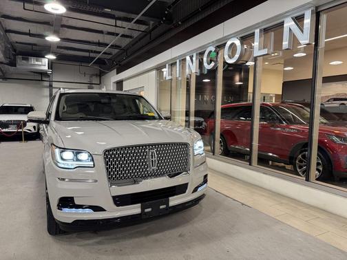 2023 Lincoln Navigator Reserve