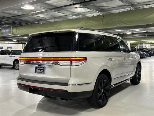 2023 Lincoln Navigator Reserve