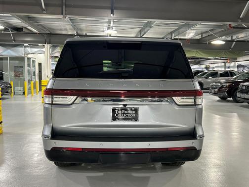 SILVER RADIANCE 2023 Lincoln Navigator Reserve