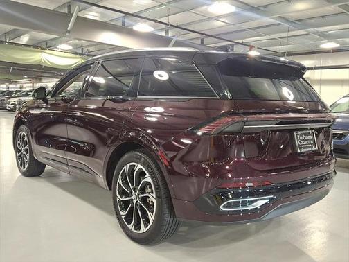 2025 Lincoln Nautilus Reserve