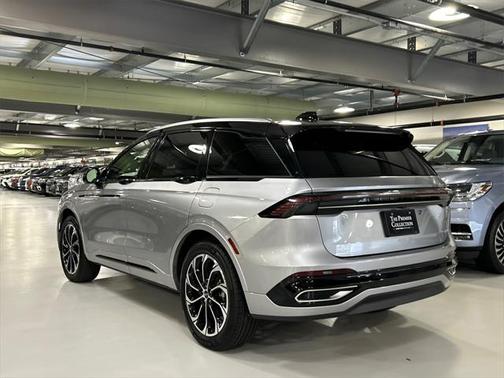 2025 Lincoln Nautilus Reserve