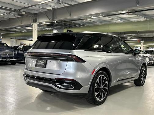 2025 Lincoln Nautilus Reserve