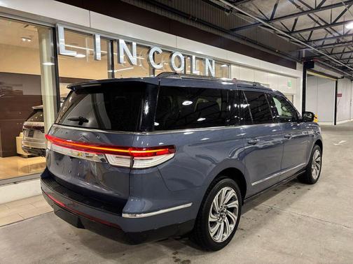 OCEAN DRIVE BLUE METALLIC 2023 Lincoln Navigator Reserve
