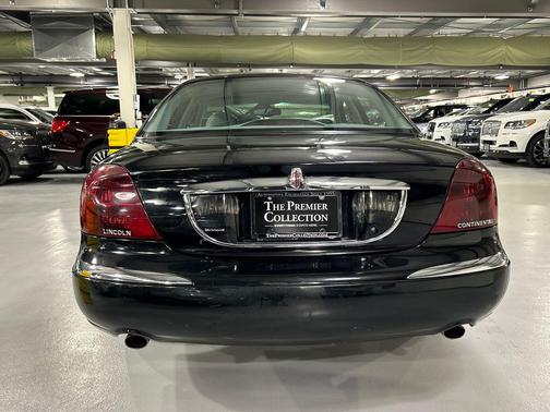 Black Clearcoat 2002 Lincoln Continental Base