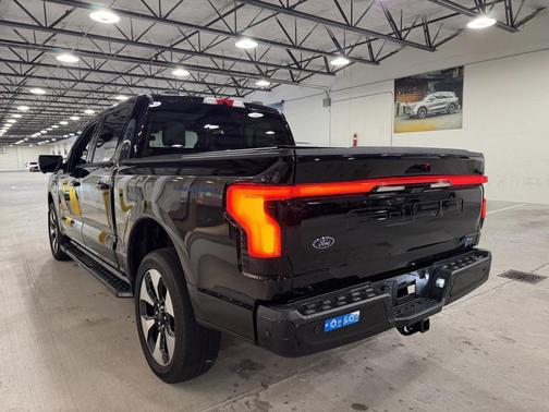 2022 Ford F-150 Lightning Platinum