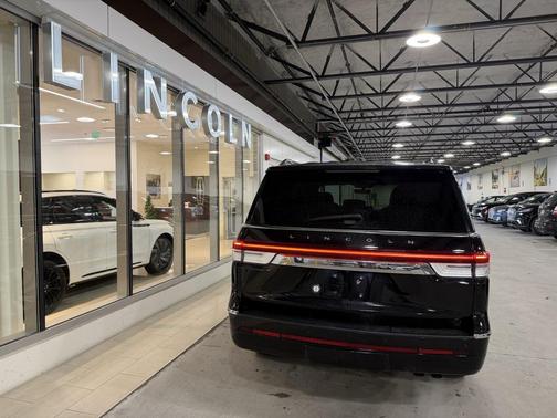 2022 Lincoln Navigator Reserve