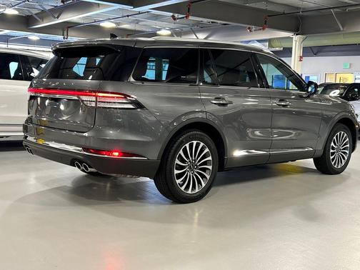 Asher Gray Metallic Clearcoat 2023 Lincoln Aviator Reserve AWD
