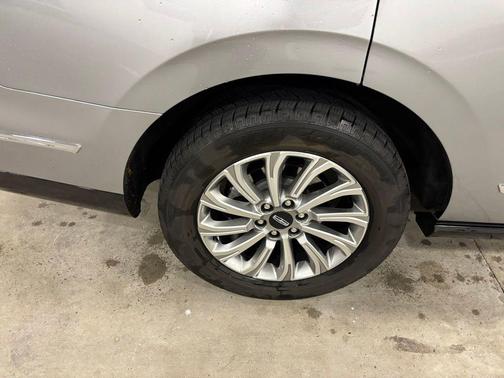 SILVER RADIANCE 2022 Lincoln Navigator Standard