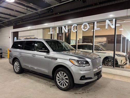 SILVER RADIANCE 2022 Lincoln Navigator Standard