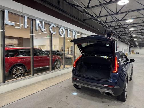 2019 Cadillac XT4 Premium Luxury