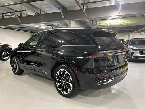 2025 Lincoln Nautilus Reserve