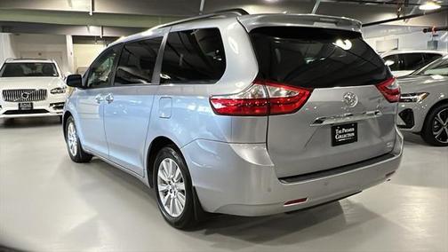 2017 Toyota Sienna XLE
