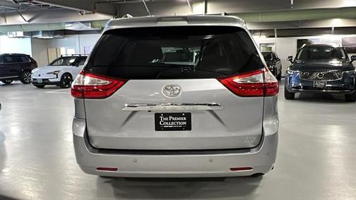 2017 Toyota Sienna XLE