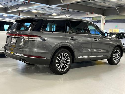 Asher Gray Metallic Clearcoat 2023 Lincoln Aviator Standard AWD