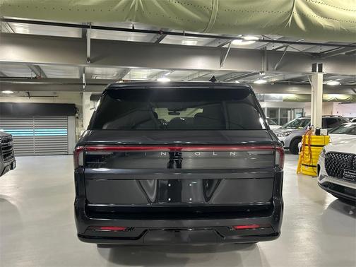 2025 Lincoln Navigator Reserve
