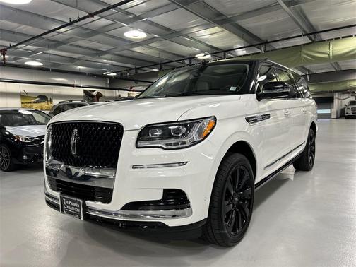 2022 Lincoln Navigator Black Label