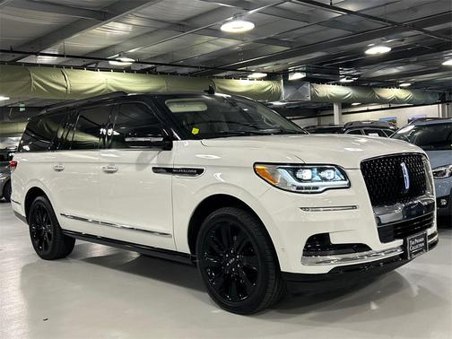 2022 Lincoln Navigator Black Label