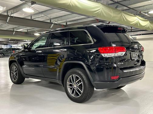 Diamond Black Crystal Pearlcoat 2018 Jeep Grand Cherokee Limited