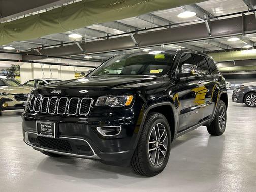 Diamond Black Crystal Pearlcoat 2018 Jeep Grand Cherokee Limited