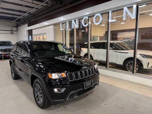 Diamond Black Crystal Pearlcoat 2018 Jeep Grand Cherokee Limited