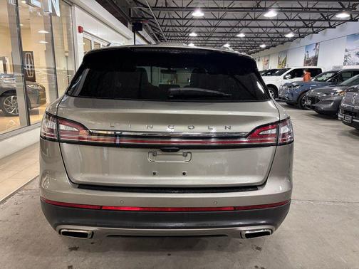 Jewel Sandstone Metallic Premium Colorant 2023 Lincoln Nautilus Reserve