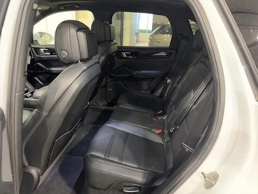2021 Porsche Cayenne Base