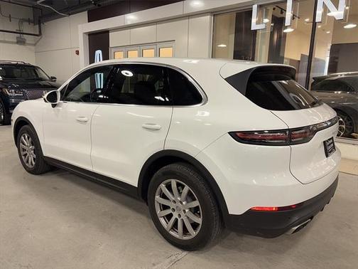 2021 Porsche Cayenne Base