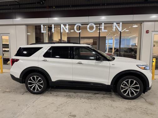 2022 Ford Explorer ST-Line