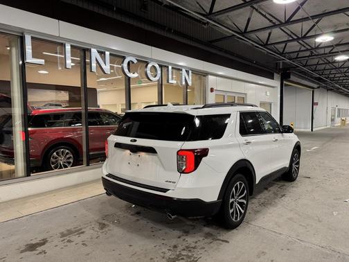 2022 Ford Explorer ST-Line