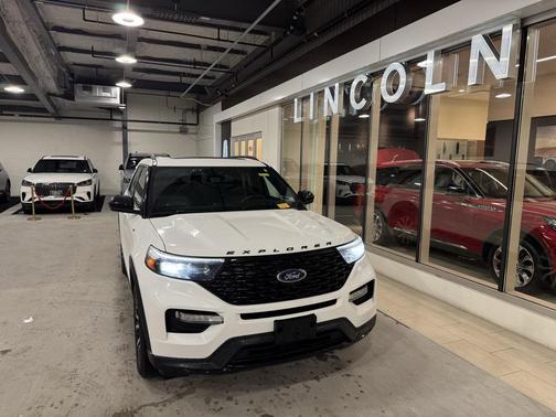 2022 Ford Explorer ST-Line