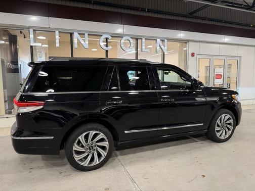 2022 Lincoln Navigator Reserve