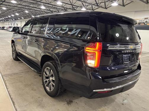 2023 Chevrolet Suburban LT