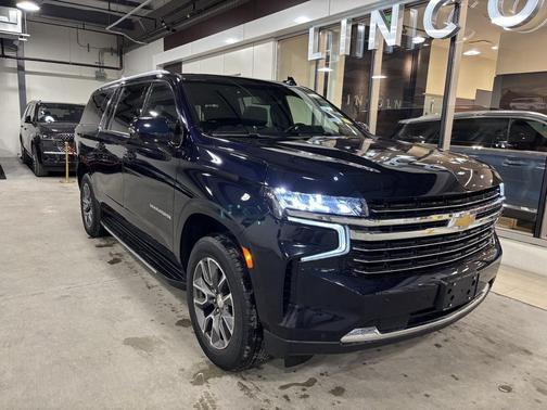 2023 Chevrolet Suburban LT