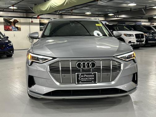 Florett Silver Metallic 2019 Audi e-tron Premium Plus