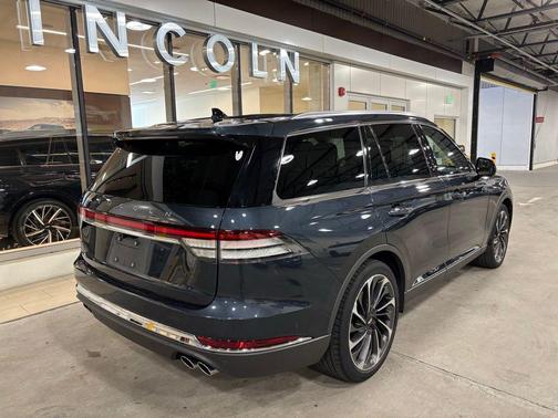 FLIGHT BLUE MET CC 2023 Lincoln Aviator Reserve AWD