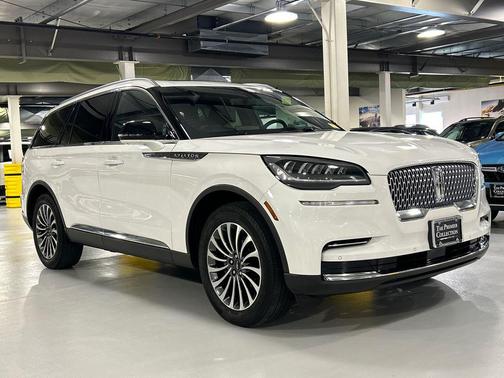 PRISTINE WHITE MET 3C 2023 Lincoln Aviator Reserve AWD