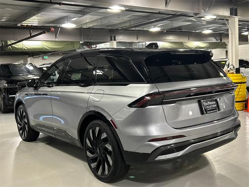 2025 Lincoln Nautilus Reserve