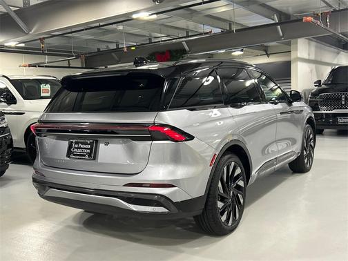 2025 Lincoln Nautilus Reserve