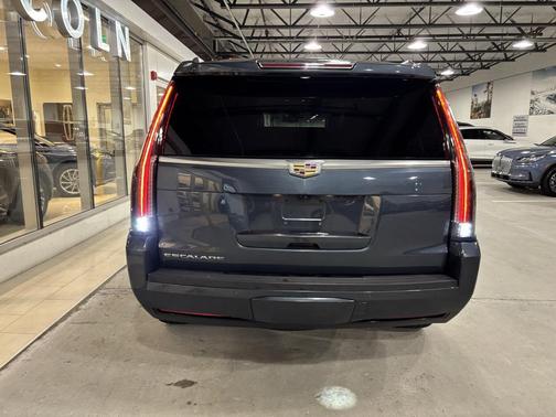 2019 Cadillac Escalade Luxury