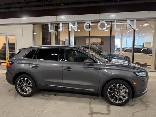 ASHER GRAY MET CC 2022 Lincoln Nautilus Reserve